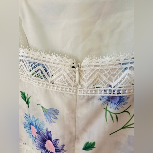 White floral maxi dress with bow straps / small - Picture 7 of 11